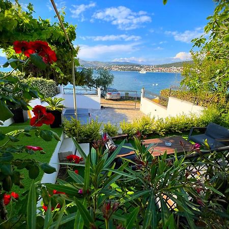Beach Holiday Home With Private Jacuzzi & Parking Trogir Buitenkant foto