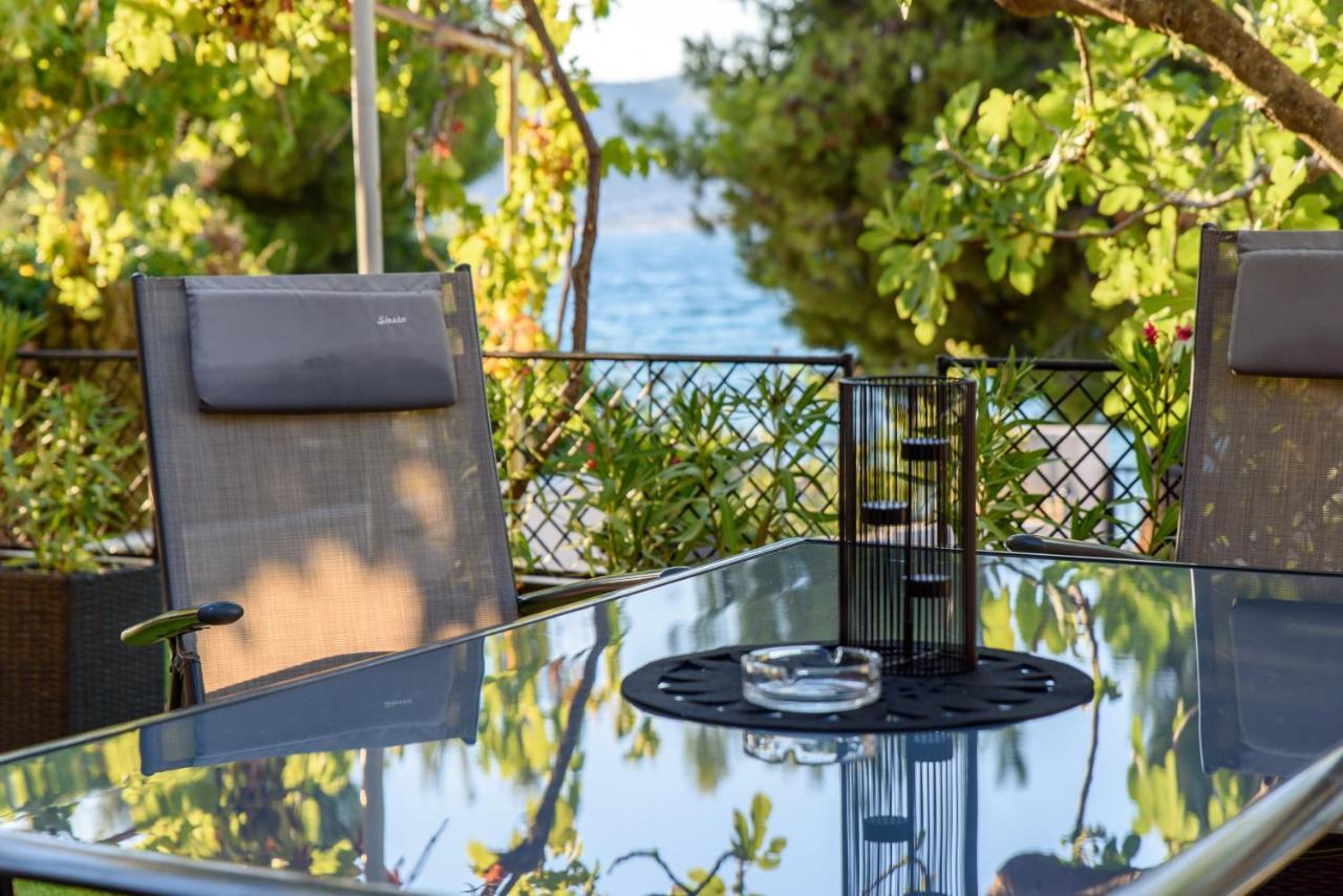 Beach Holiday Home With Private Jacuzzi & Parking Trogir Buitenkant foto